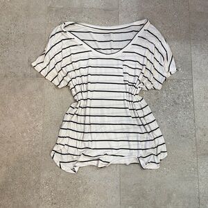 Mossimo Slinky Black and White TShirt medium